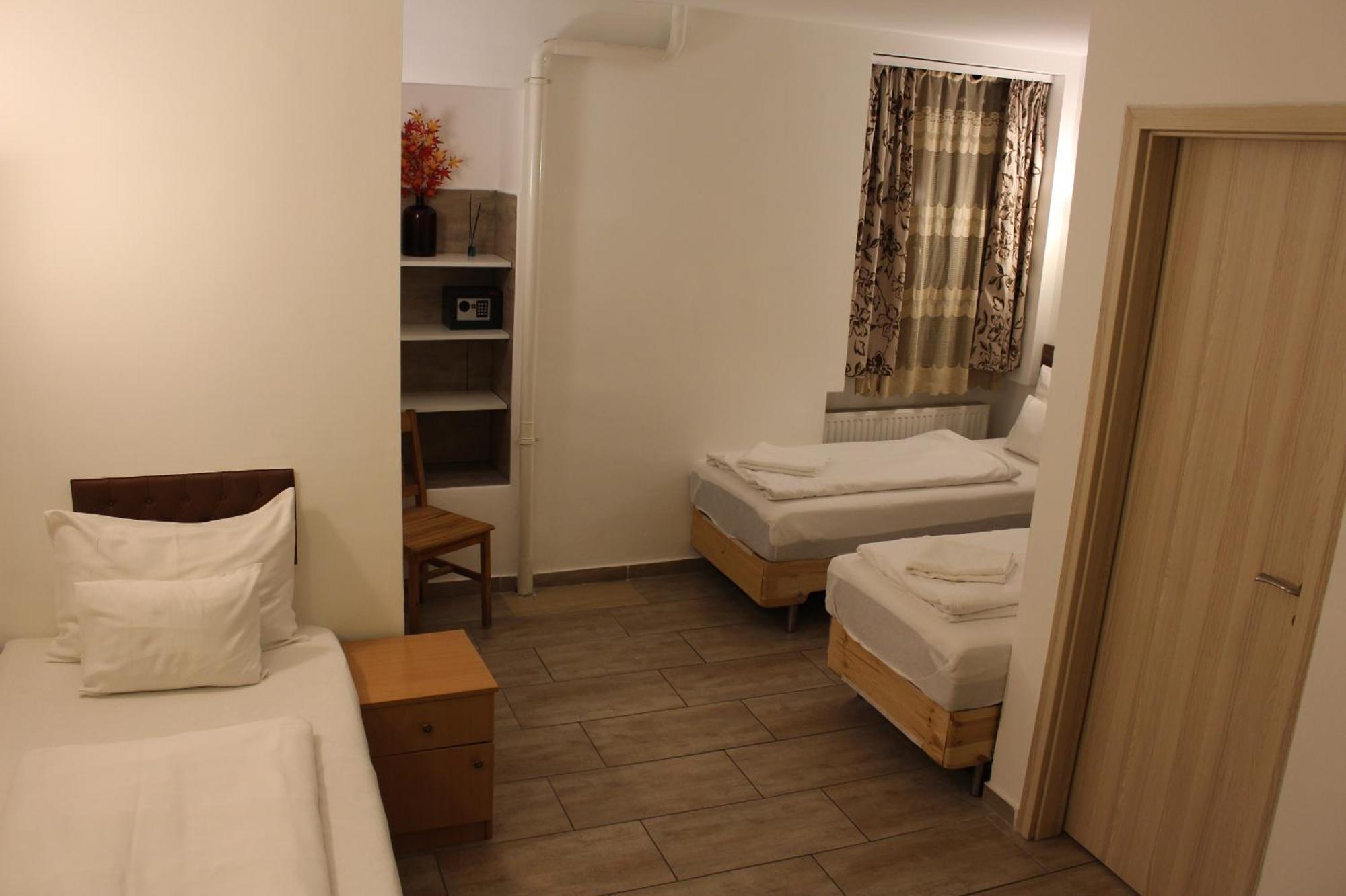 Esprit Hotel Будапеща Екстериор снимка