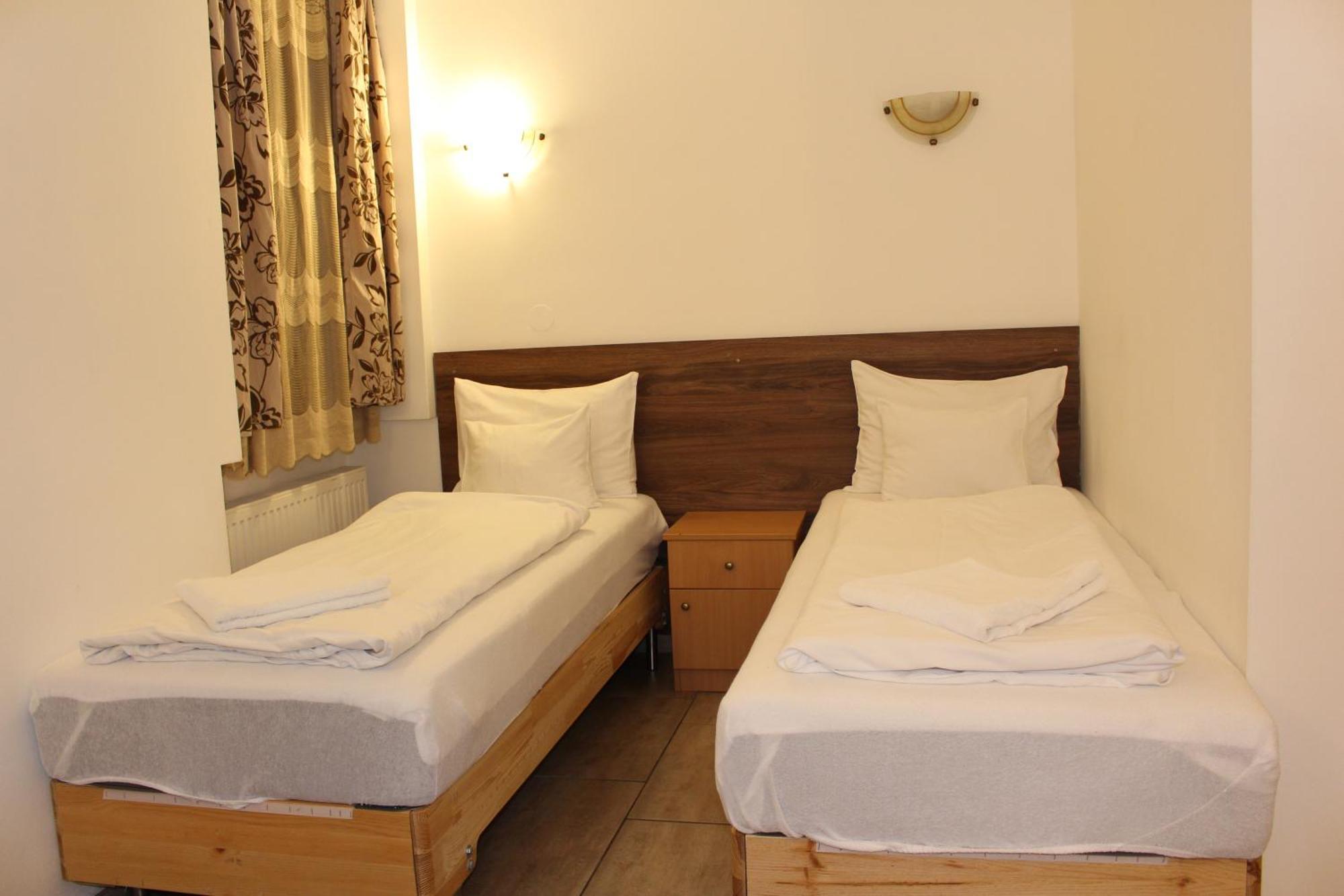 Esprit Hotel Будапеща Екстериор снимка