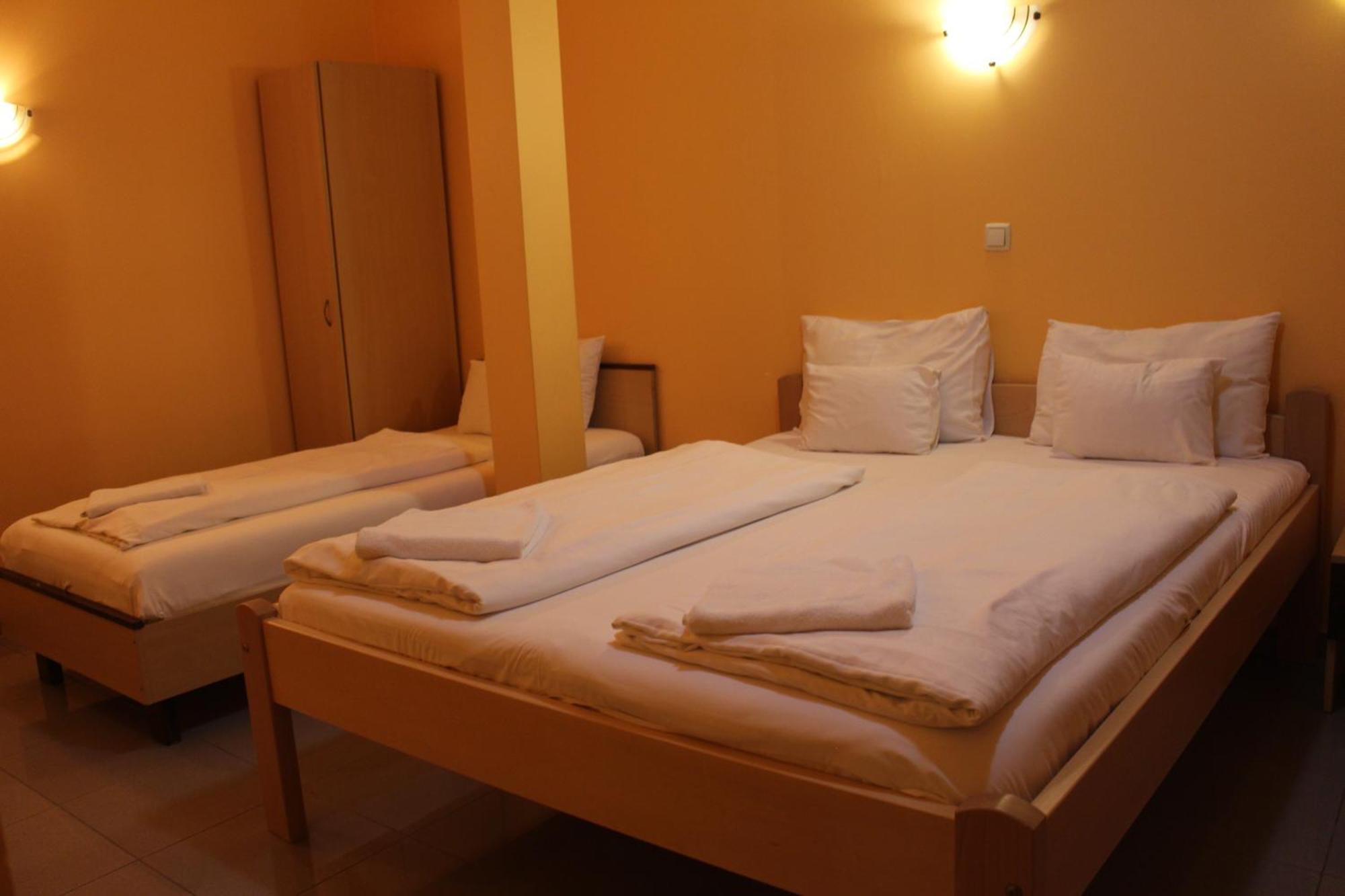Esprit Hotel Будапеща Екстериор снимка