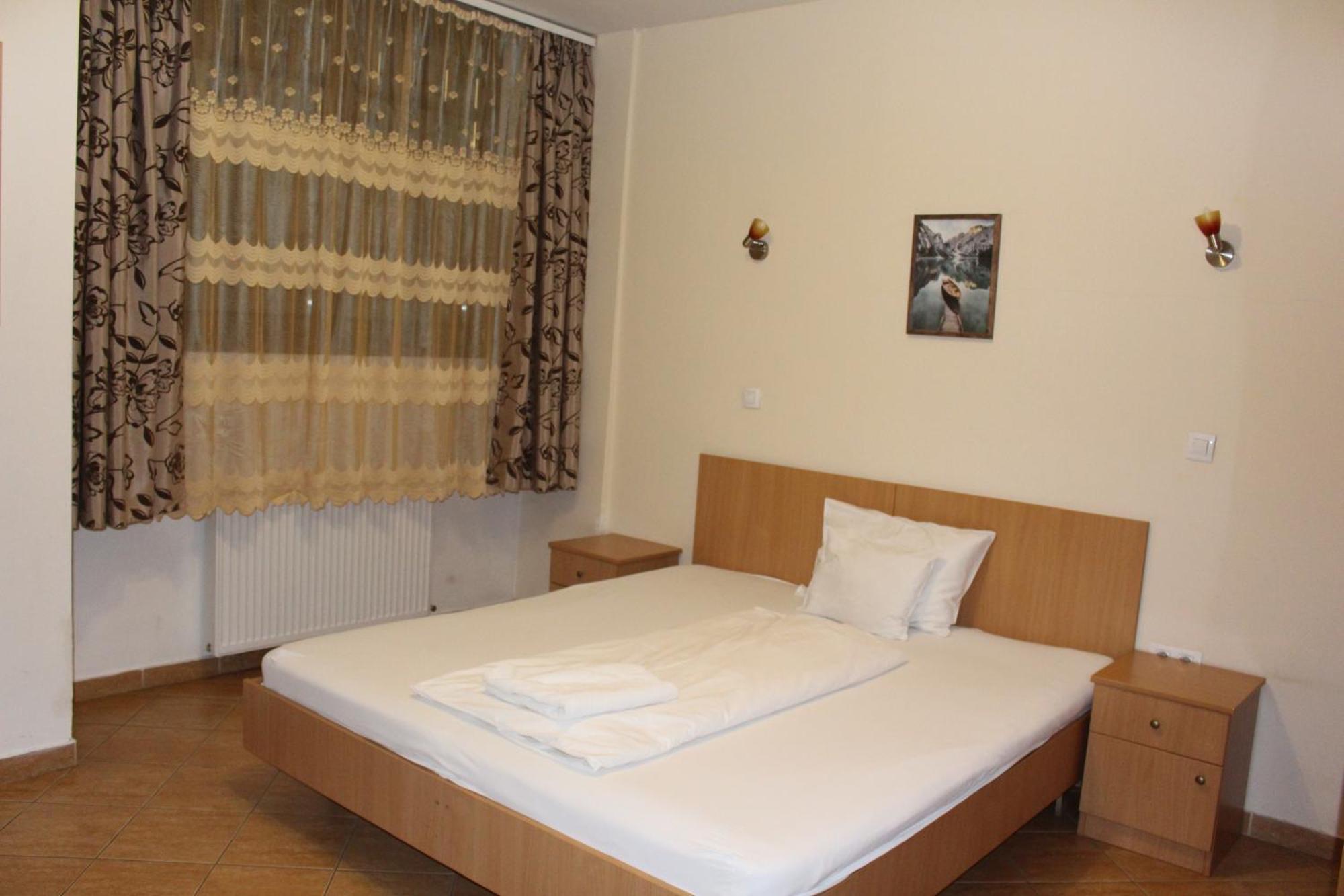Esprit Hotel Будапеща Екстериор снимка