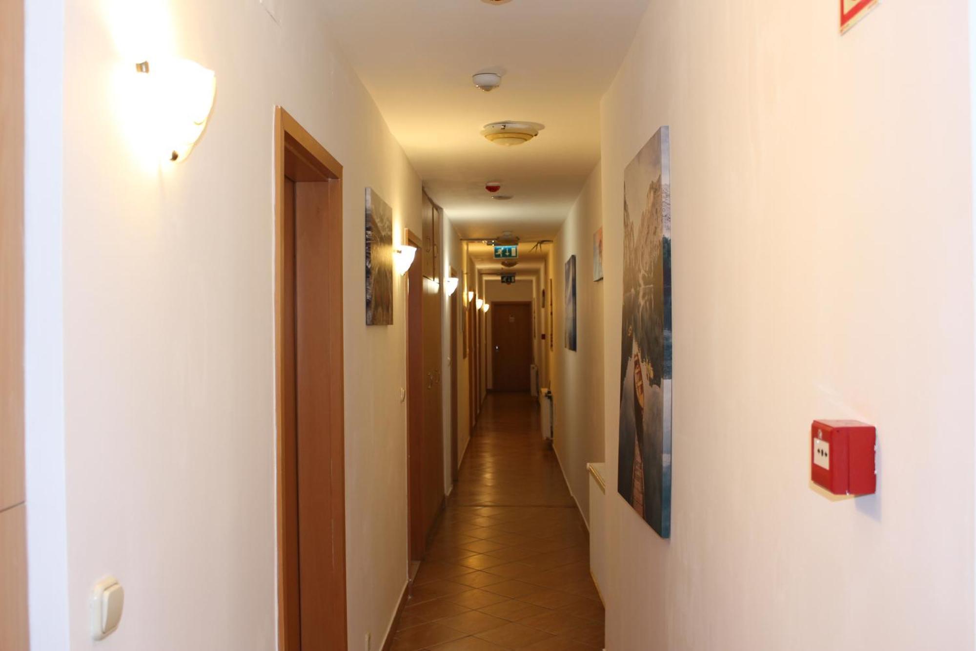 Esprit Hotel Будапеща Екстериор снимка