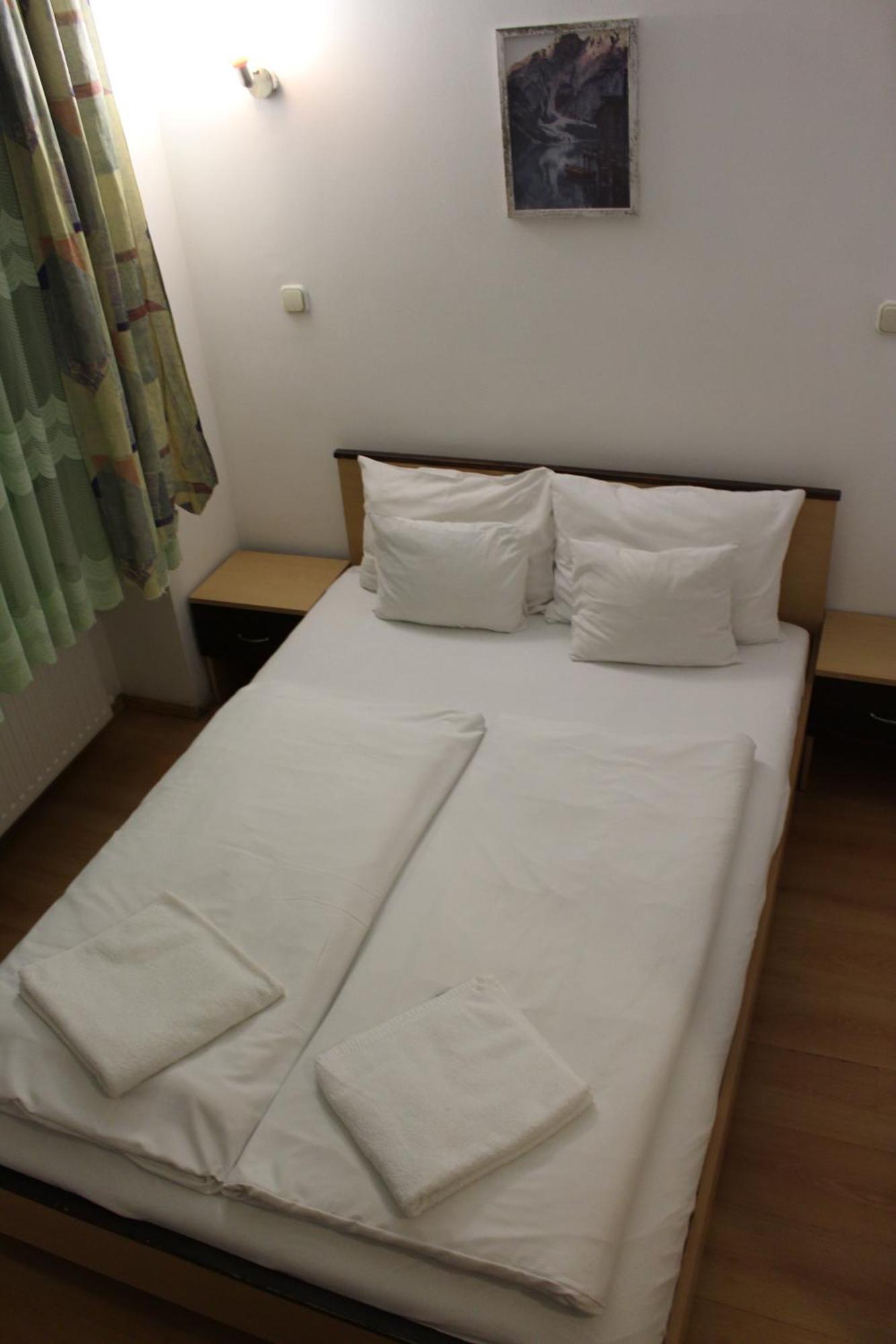 Esprit Hotel Будапеща Екстериор снимка